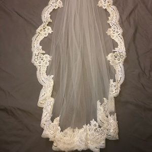 Ines Di Santo veil